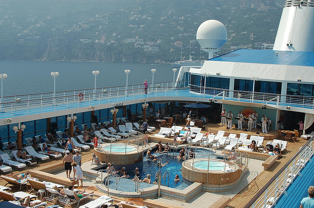 Cruise Liner Pool